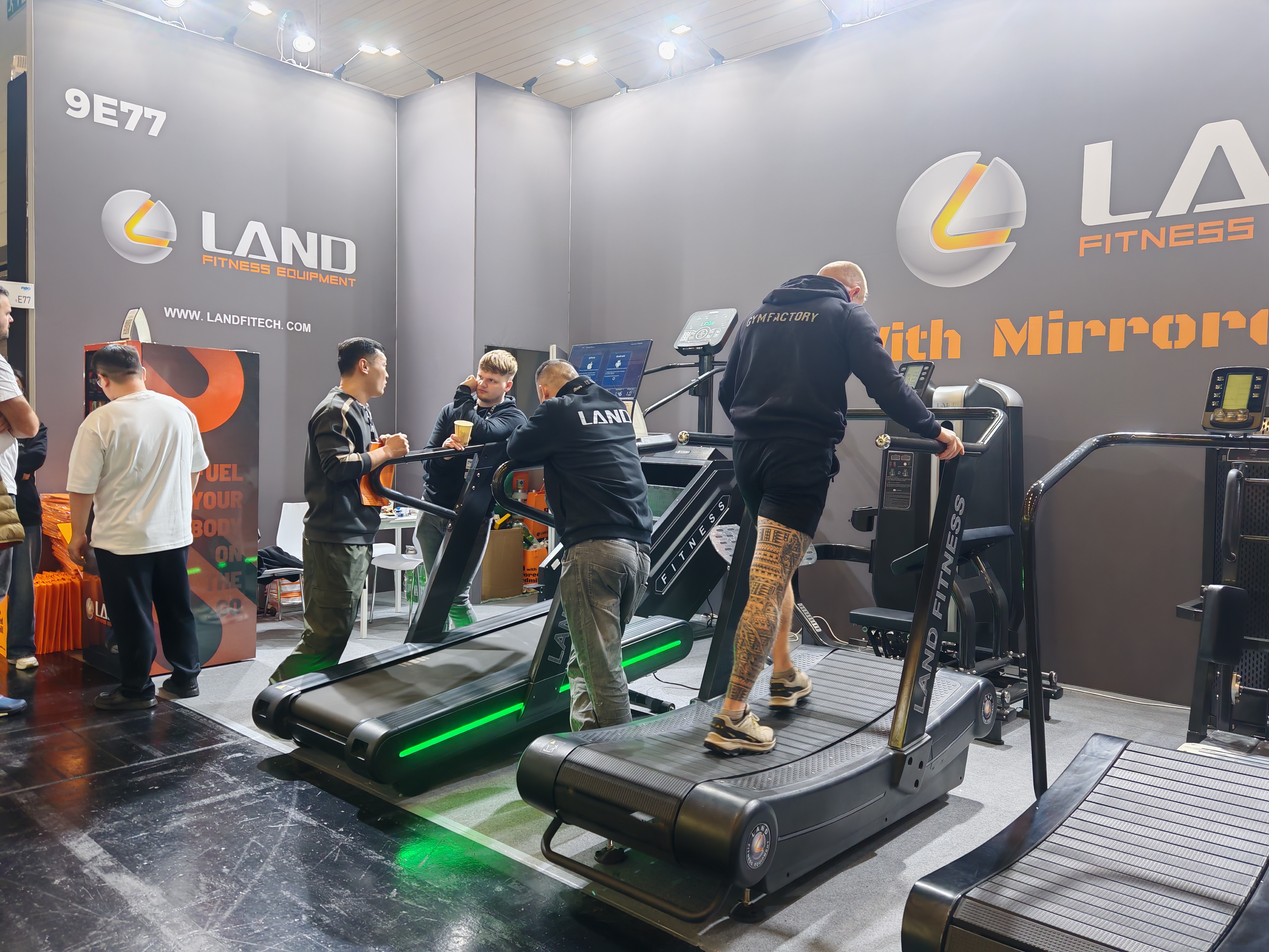 好博体育-跃马破界，燃擎首发 2026 F1 中国大奖赛 PUMA携手法拉利惠普 F1 车队重磅发布中国限定系列